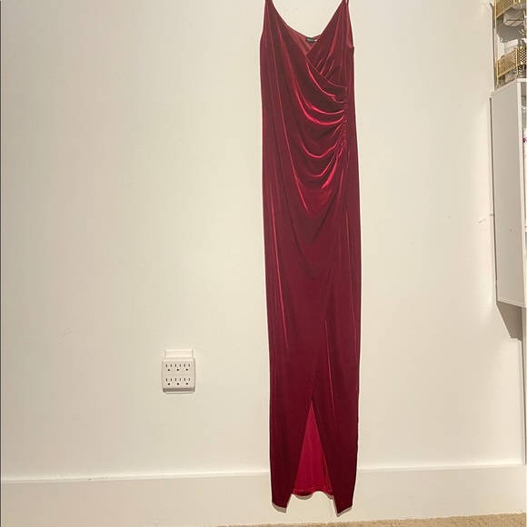 Long Velvet Maroon dress - Picture 3 of 6